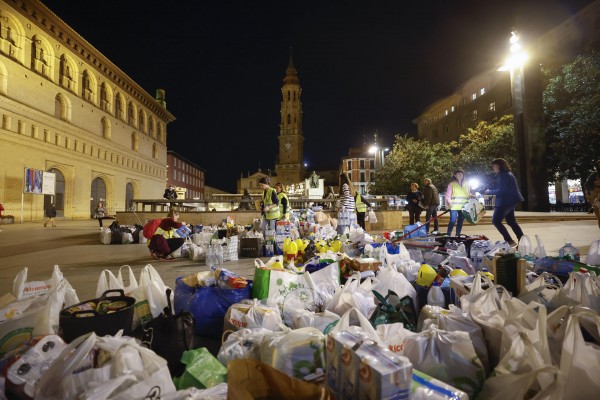 La FEMP pide priorizar la ayuda económica pero sin frenar la recogida de alimentos para los afectados