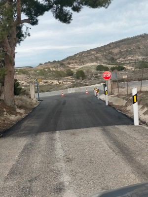Orihuela invierte 27.000 euros en reasfaltar el Camino de la Fuente de Don Juan