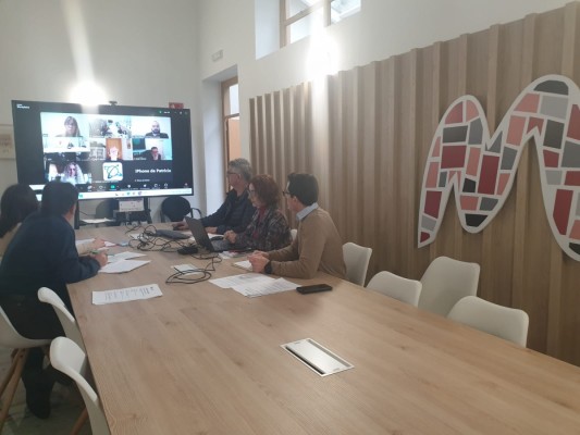 Cuatro universidades trabajarán con la Mancomunitat para rescatar negocios en l’Horta Sud