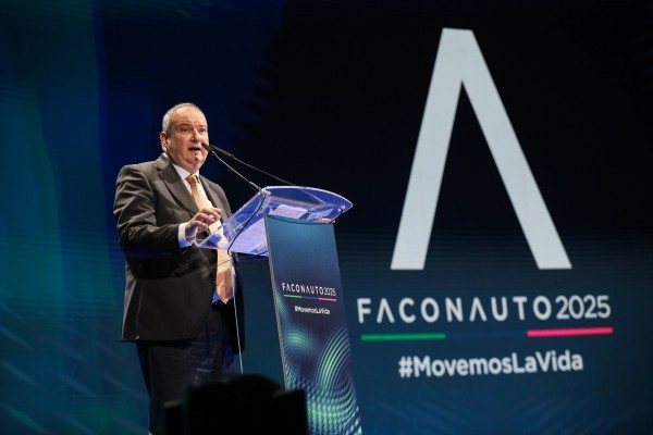 Hereu anuncia que el próximo mes se publicarán las condiciones del Perte VEC IV de 1.250 millones