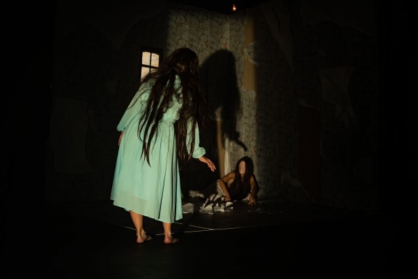 Espai Inestable une los universos de Alejandra Pizarnik y Francesca Woodman