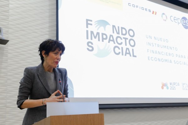 La ministra Elma Saiz anuncia en Murcia el Fondo de Impacto Social, dotado con 400 millones de euros