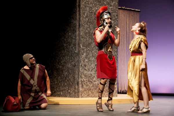 La Mostra de Teatre Amateur de l'Alcora se acerca a su final con la representación de 'Mitad y Mitad'