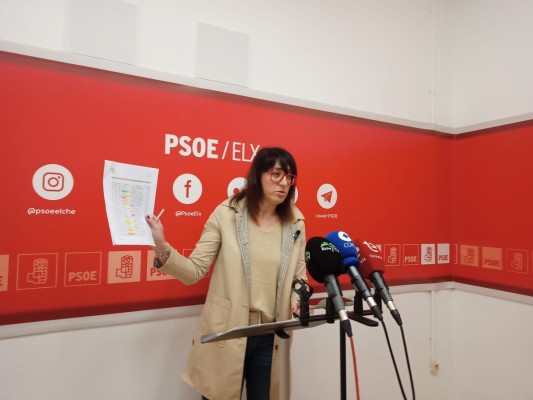 El PSOE de Elche estudia la vía judicial ante facturas sin contrato en Distritos por 205.000 euros
