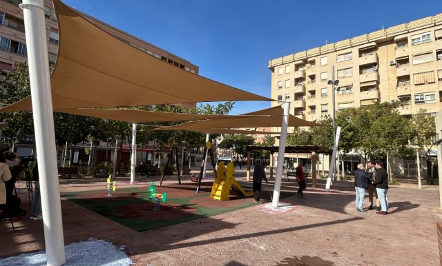 Elche instalará toldos vela en nueve centros educativos