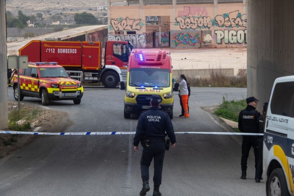 Fotogalería | Explosión en la Piroctecnia Hermanos Sirvent de Alicante