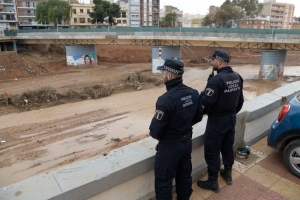 Paiporta recupera la actividad este viernes y mantiene equipos de vigilancia hasta que finalice la alerta