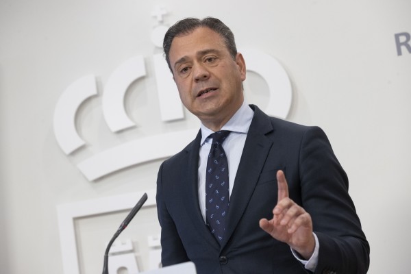 La Región recurrirá al Constitucional la cesión a Cataluña de las competencias de inmigración: 