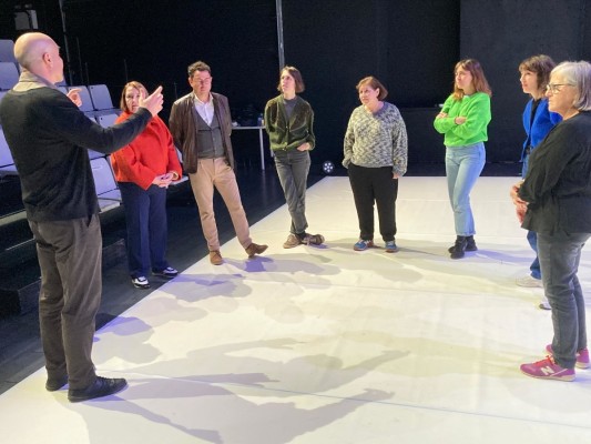 Los amantes de las artes escénicas en el pupitre: nace la Escuela de Espectadores del Centro Párraga
