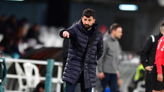 Fernández Romo, entrenador de un Efesé cada vez más hundido: 