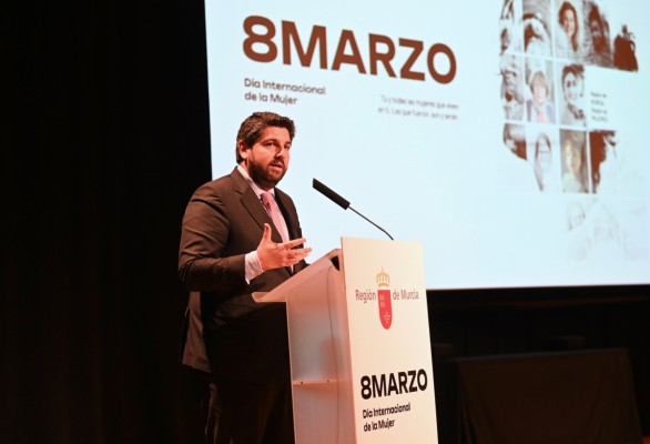 López Miras anuncia que la Comunidad impulsará planes de igualdad en las pequeñas empresas