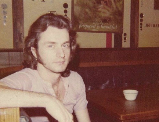 Peter Crowley, el hombre que convirtió el Max’s Kansas City en cuna del punk