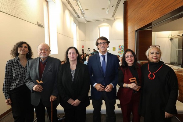 El Gil-Albert reconoce la labor de Carmen Cazaña y Cecilia Bartolomé, pioneras en el ámbito cultural