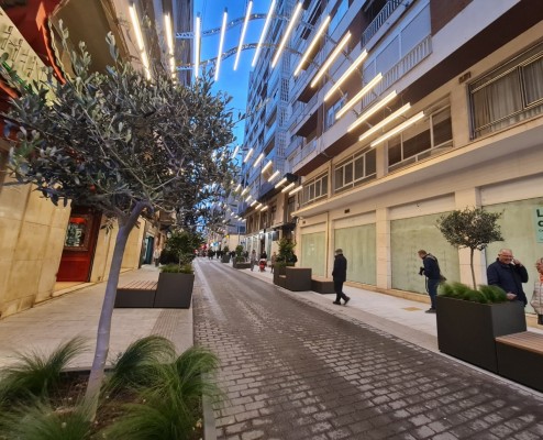 La calle Dahellos completa su transformación para convertirse en el Bulevar de la Mejor Calzada 