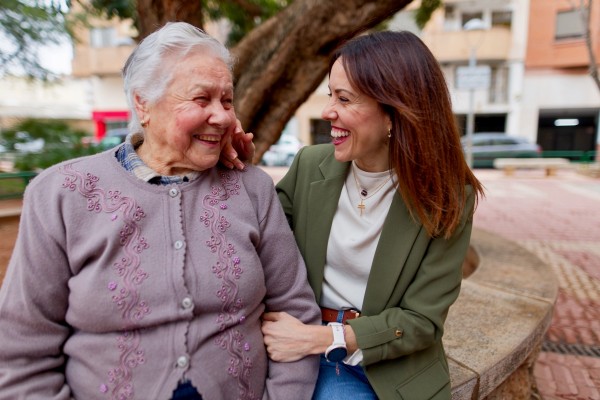Pascuala y Lorena, de la abuela guardavías a la nieta comunicadora 