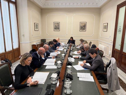 Los argumentos para liquidar València Activa abren la puerta a disolver otros entes autónomos