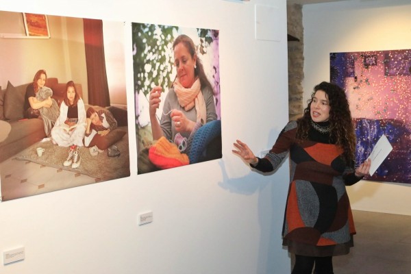 'Maternajes Transfronterizos', la exposición de Gabriela Rivera que indaga sobre la maternidad