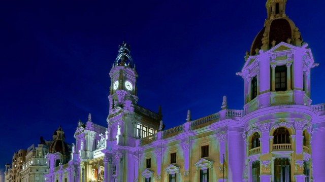 El Ayuntamiento de València premia por el 8M a mujeres por su aportación a los avances de la ciencia