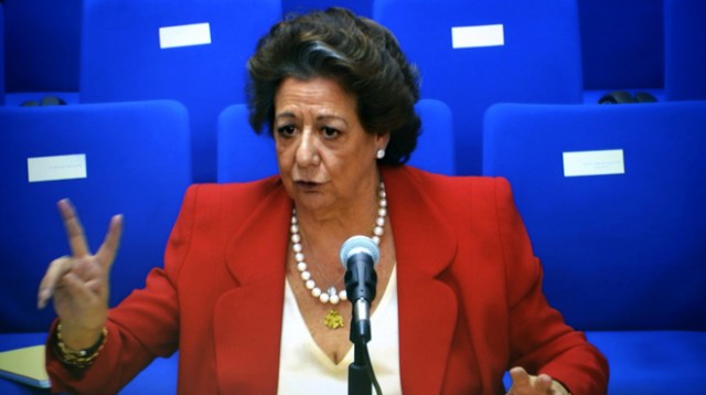 Manos Limpias pedirá al tribunal que deduzca testimonio contra Rita Barberá por 
