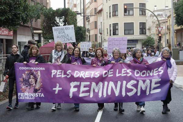 Castelló sale a la calle para reivindicar la igualdad y los derechos de las mujeres (Fotos: Antonio Pradas)