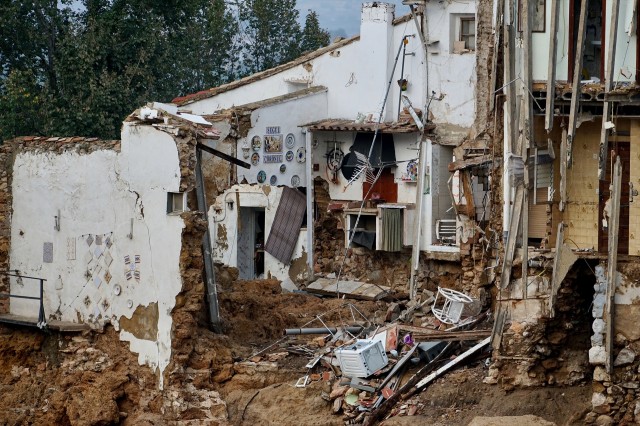 Guerola, Proyme, Edifesa y CHM pujan por las 80 viviendas prefabricadas del Consell para afectados por la Dana