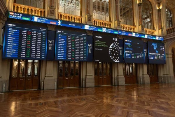 El Ibex 35 pierde los 11.800 puntos tras abrir en 'rojo', a la espera de las elecciones en EEUU