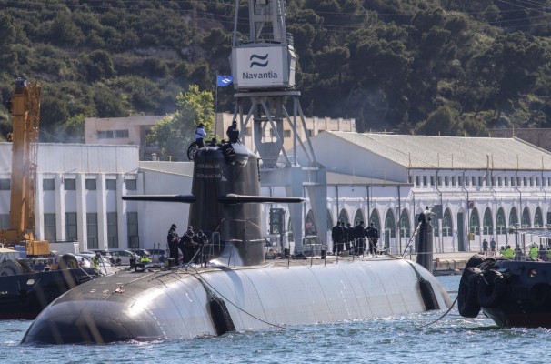 El submarino S-81 zarpa en su primera navegación nacional tras ser entregado a la Armada