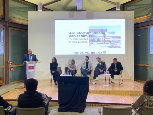 La Diputación muestra a arquitectos de Madrid las oportunidades del Concurso de Regeneración Urbana