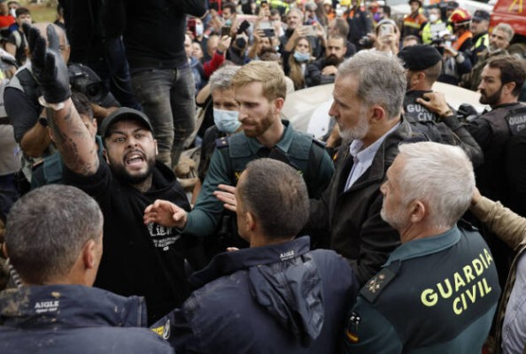 Un juzgado de Torrent investiga los incidentes en la visita de los Reyes, Sánchez y Mazón a Paiporta
