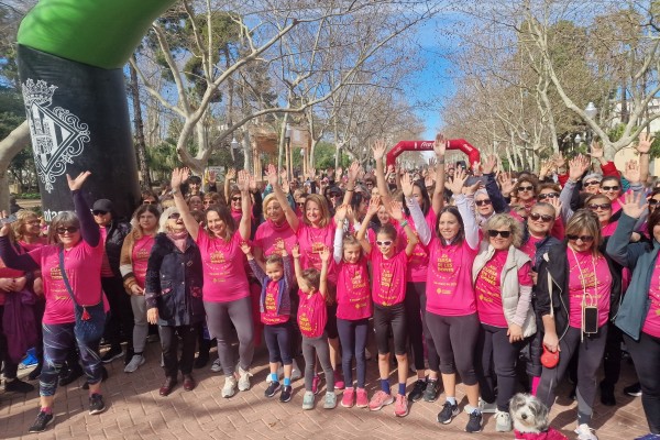 Más de 4.300 mujeres corren por la Igualdad en la XIX edición de la Cursa de la Dona de récord