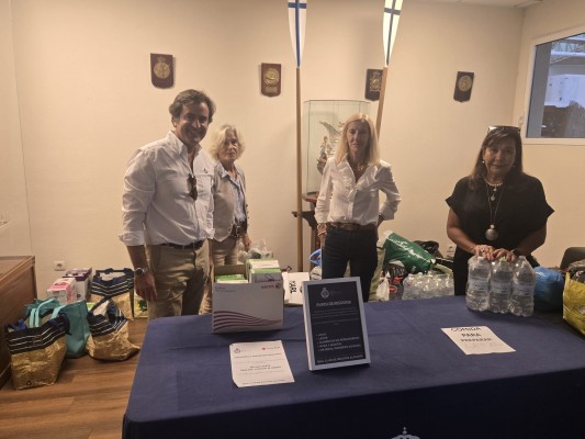 El Real Club de Regatas de Alicante recoge alimentos y material para los afectados por la Dana
