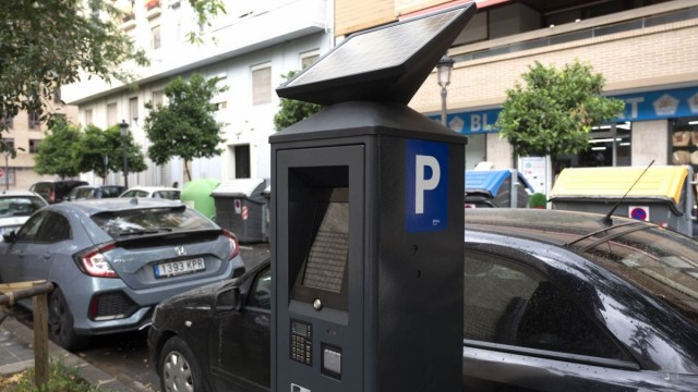 El estacionamiento en la zona azul no se paga desde este lunes en València y durante todas las Fallas