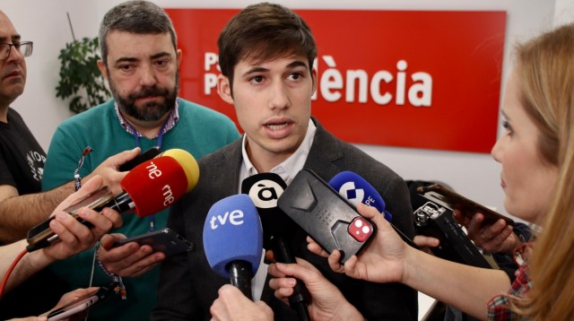 El oposición pide suspender las comisiones para ajustar las mayorías tras la salida de dos ediles de Vox