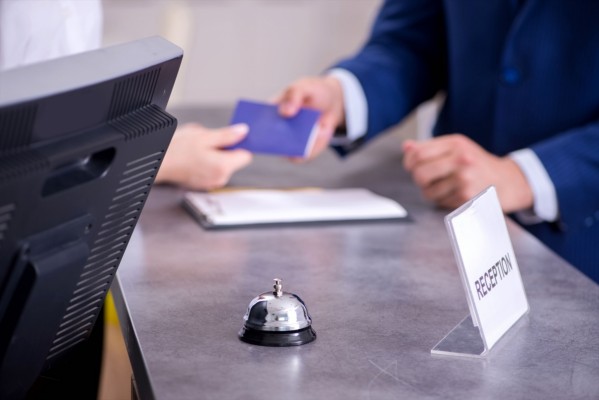 Hosbec denuncia que el registro de viajeros genera 