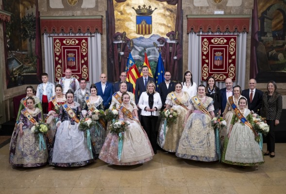 La Diputación reafirma su compromiso con las Fallas en la recepción de las máximas representantes de la provincia