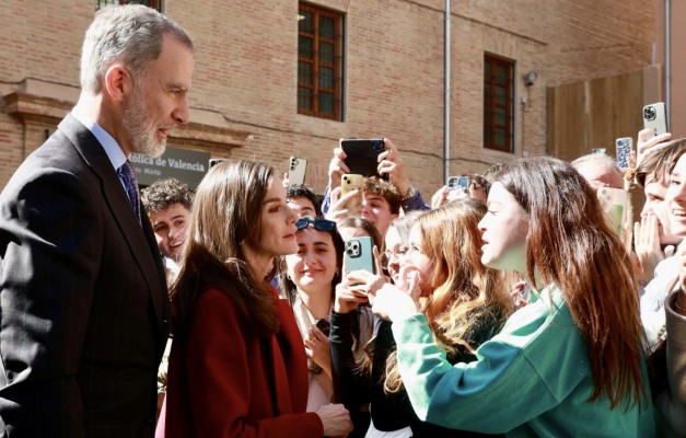 Los Reyes se reúnen en Valencia con entidades empresariales y sociales para abordar la recuperación de la Dana