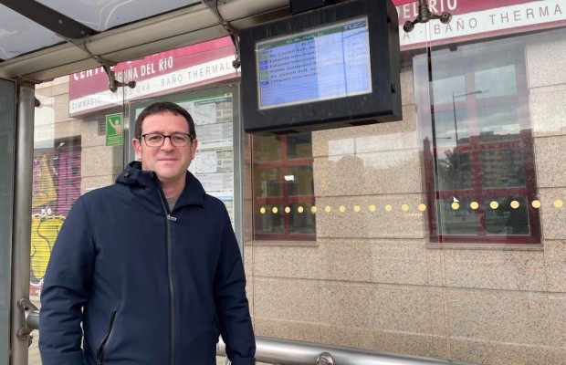 Compromís reclama incrementar fins als 150.000 € el pressupost per panells a les parades d'autobús