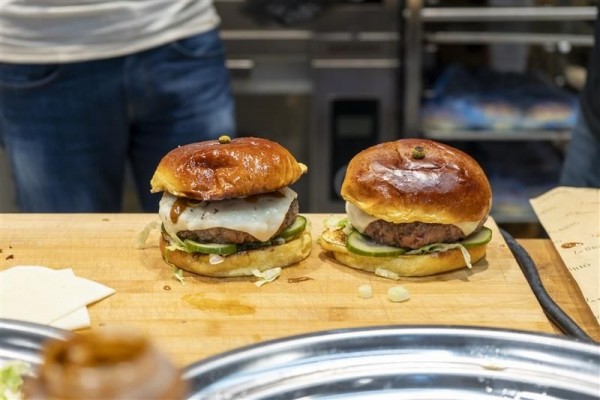 Electric Burger de The Fitzgerald, elegida como ganadora del concurso ‘Be Baker’ de hamburguesas