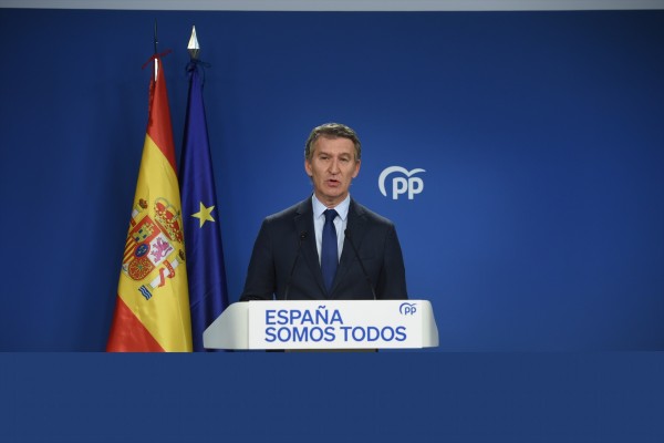 Feijóo pide a Sánchez que declare el Estado de Emergencia, que supondría quitar el mando a Mazón