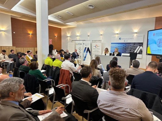 Alicante reúne a comercios y emprendedores para impulsar la formación y crear nuevas oportunidades 