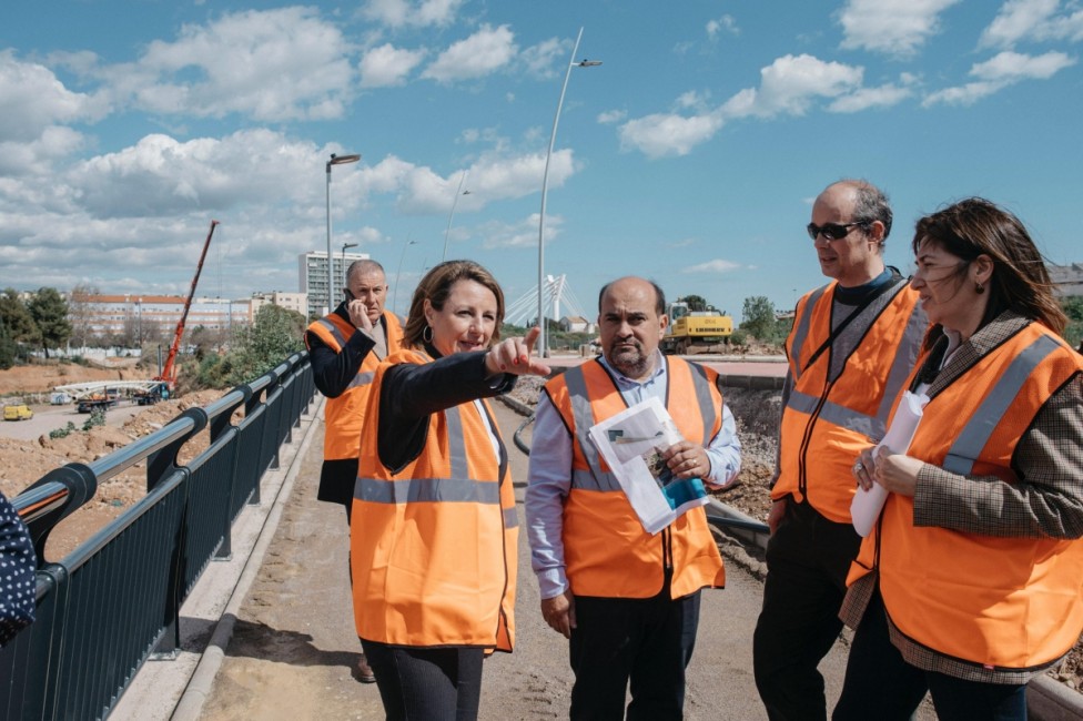 Visita de la alcaldesa de Castelló, Begoña Carrasco, a las obras de la Ribera del Riu Sec. - 