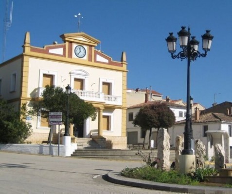 Sinarcas lleva a la Generalitat ante los tribunales por la paralización de su residencia de mayores