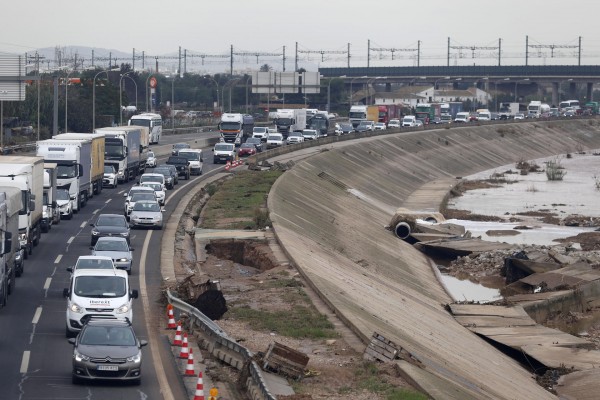  Transportes incrementa la maquinaria y personal para avanzar en la reconstrucción de N-330, N-322 y A-7