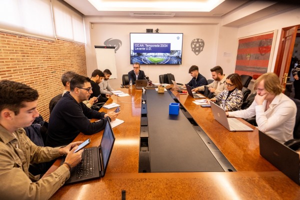 El Levante UD cifra su deuda en 101,4 millones y arroja pérdidas por valor de 12,9 millones