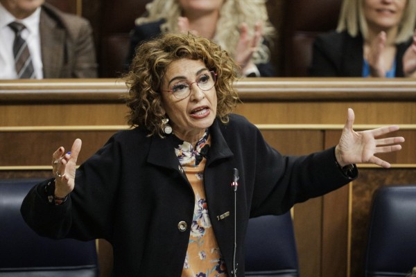 El PSOE se queda solo en el Congreso con su intención de hacer tributar el IRPF al salario mínimo