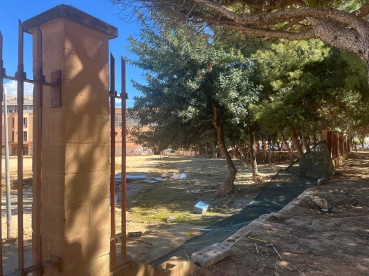 Catarroja requiere a Educación que repare la valla del IES destruido por la Dana