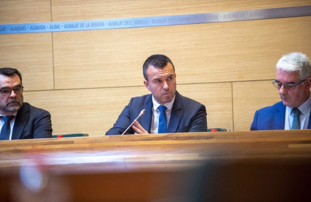 La Diputación reorganiza su personal: menos puestos y nuevo reparto entre los grupos políticos