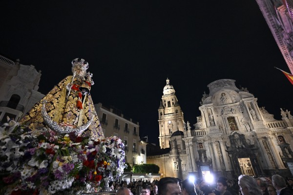 Fotogalería | Todas las imágenes de una bajada de la Virgen de la Fuensanta marcada por la lluvia en Murcia (Fotos: CPM IMAGEN)