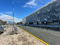 El turista extranjero tira del aeropuerto de Corvera este verano pese a la caída del viajero nacional