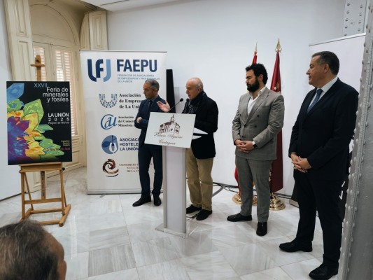 El esqueleto de un mamut a escala real presidirá la Feria de Minerales de La Unión, que este año cambia de sede por las obras en el Antiguo Mercado